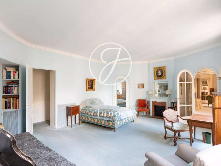 Appartement Paris 16e - 3 chambres - 203m²