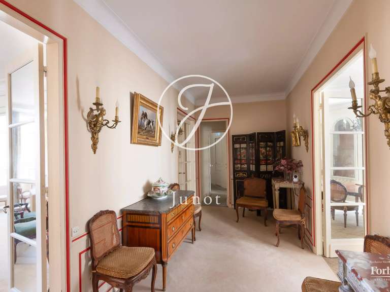Appartement Paris 16e - 3 chambres - 203m²