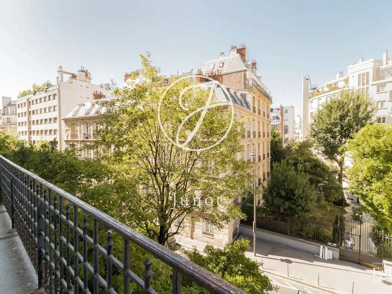 Appartement Paris 16e - 4 chambres - 170m²