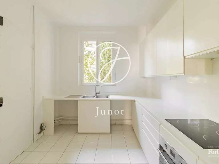 Appartement Paris 16e - 4 chambres - 170m²