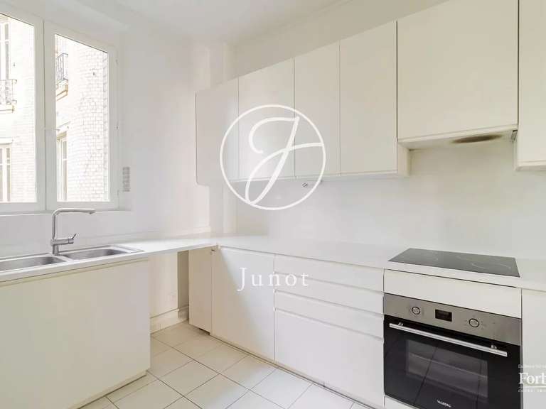 Appartement Paris 16e - 4 chambres - 170m²