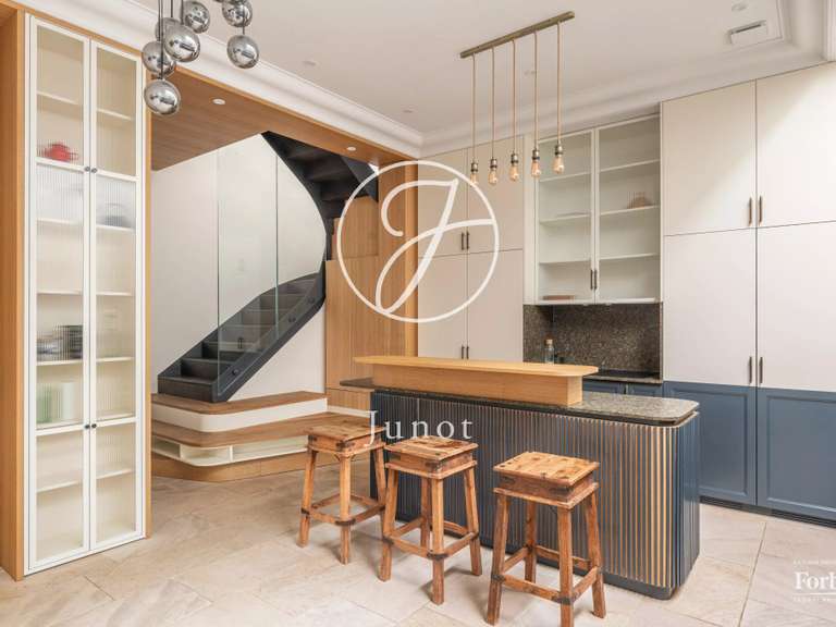 Appartement Paris 16e - 3 chambres - 130m²