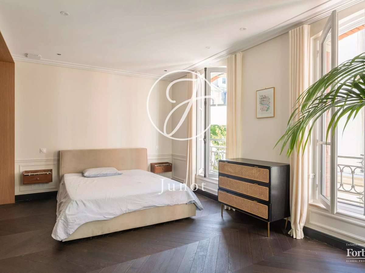 Apartment Paris 16e