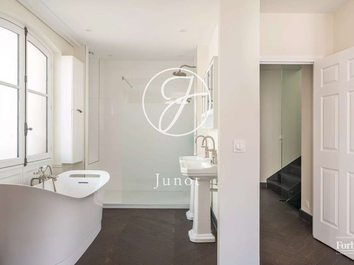 Apartment Paris 16e
