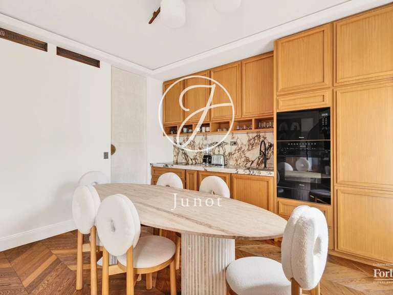 Appartement Paris 16e - 2 chambres - 80m²