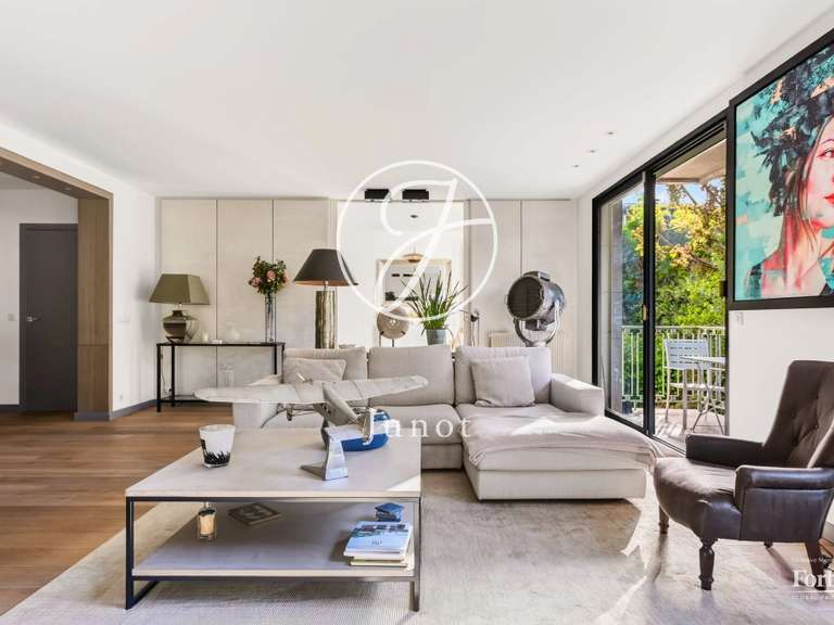 Appartement Paris 16e - 2 chambres - 129m²