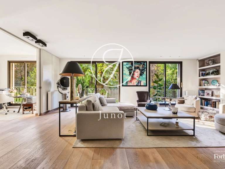 Appartement Paris 16e - 2 chambres - 129m²