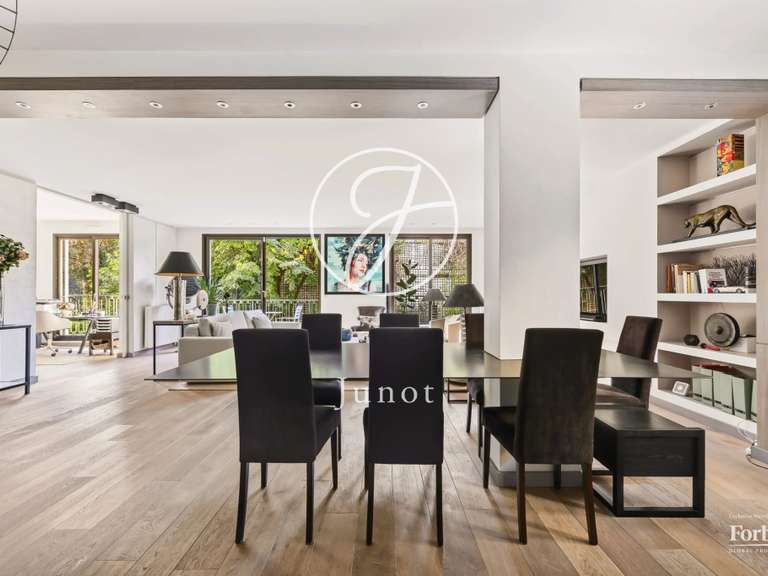 Appartement Paris 16e - 2 chambres - 129m²