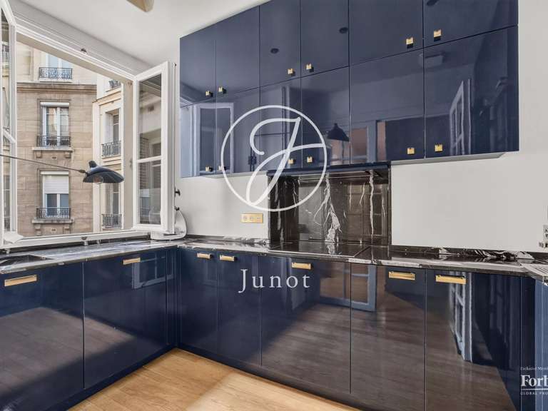 Appartement Paris 16e - 3 chambres - 124m²