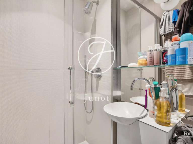 Appartement Paris 16e - 3 chambres - 124m²