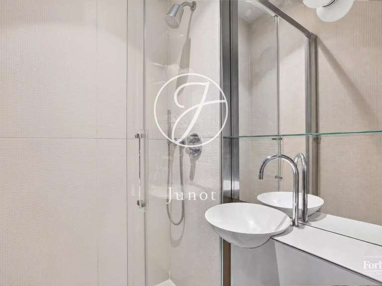 Appartement Paris 16e - 3 chambres - 124m²