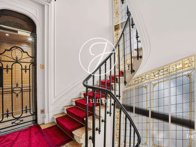 Appartement Paris 16e - 3 chambres - 124m²