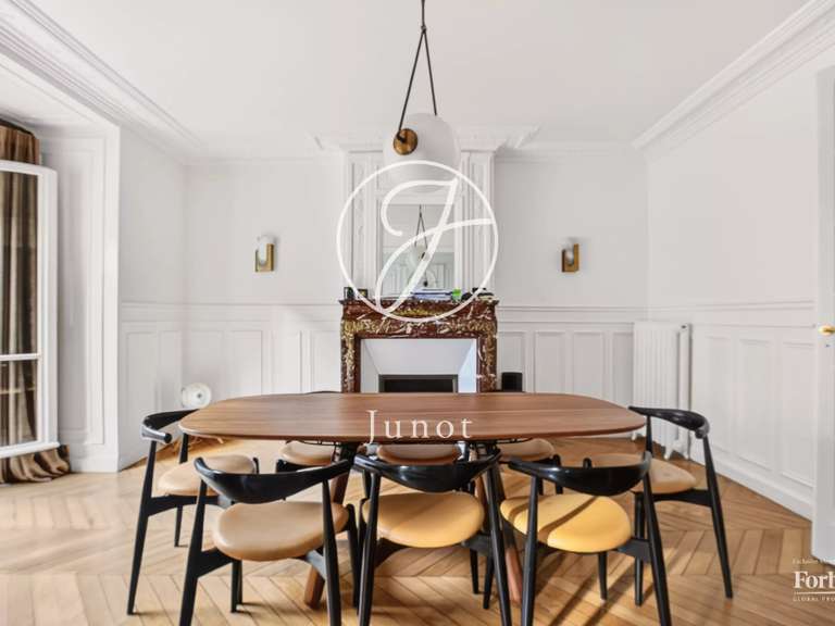 Appartement Paris 16e - 3 chambres - 124m²