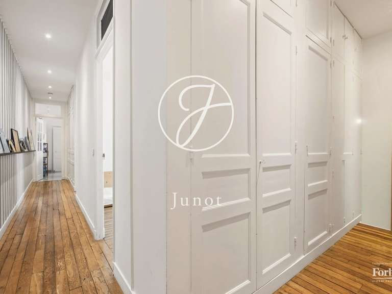 Appartement Paris 16e - 4 chambres - 174m²