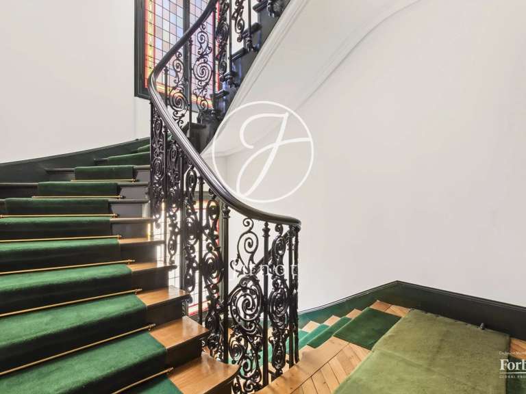Appartement Paris 16e - 4 chambres - 174m²