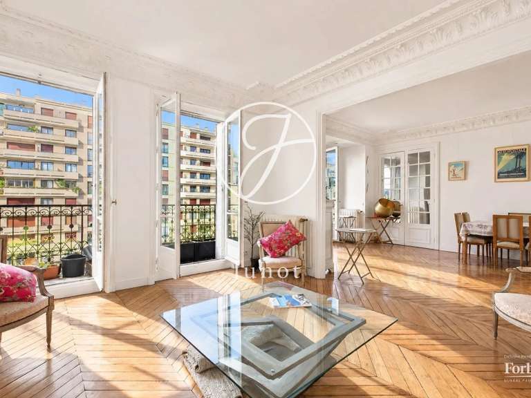 Appartement Paris 16e - 4 chambres - 174m²