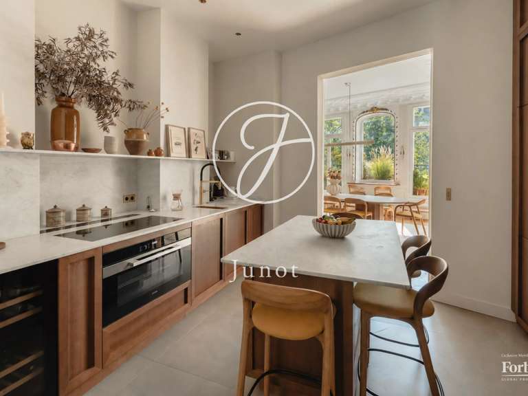 Appartement Paris 10e - 3 chambres - 163m²