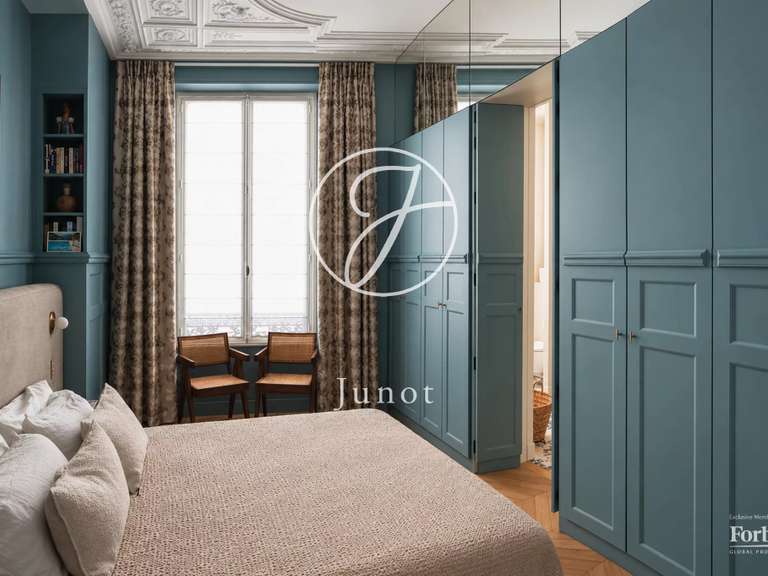 Appartement Paris 10e - 3 chambres - 163m²