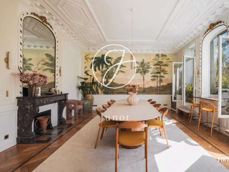Appartement Paris 10e - 3 chambres - 163m²