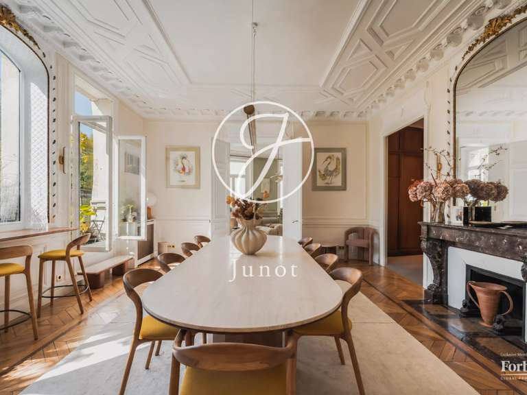Appartement Paris 10e - 3 chambres - 163m²