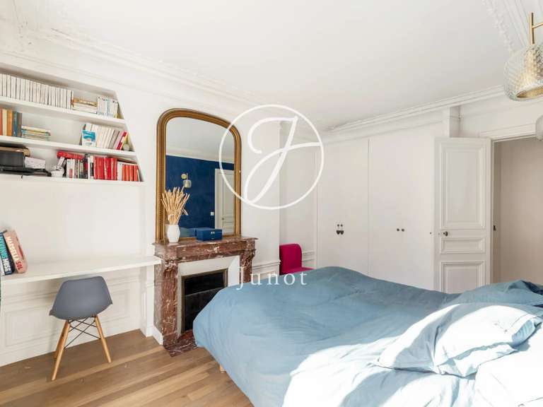 Appartement Paris 9e - 3 chambres - 104m²