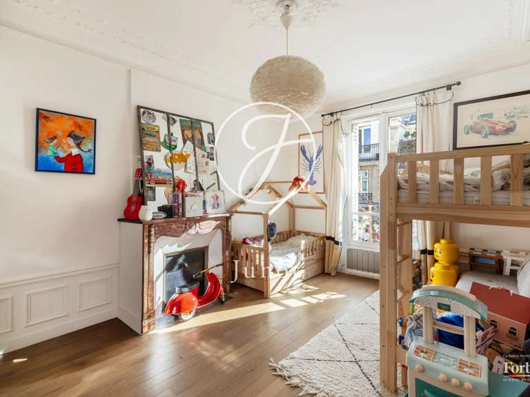 Appartement Paris 9e - 3 chambres - 104m²