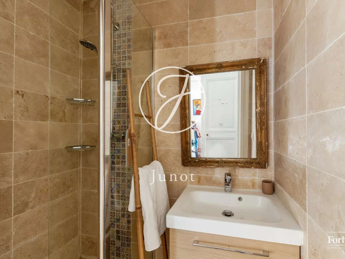 Apartment Paris 9e