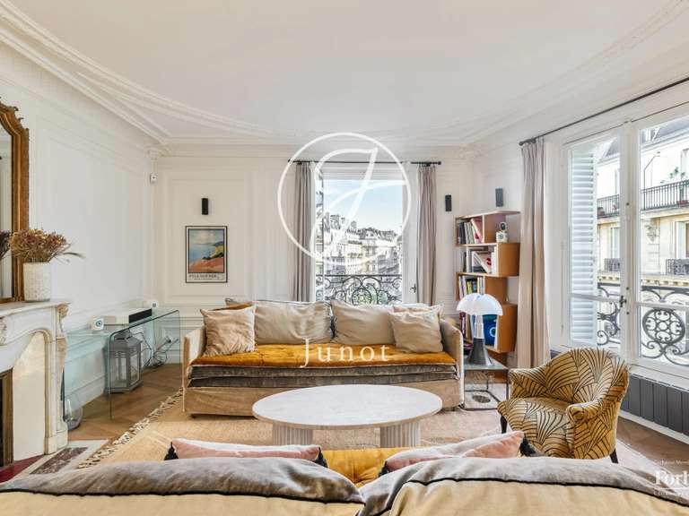 Appartement Paris 9e - 3 chambres - 104m²