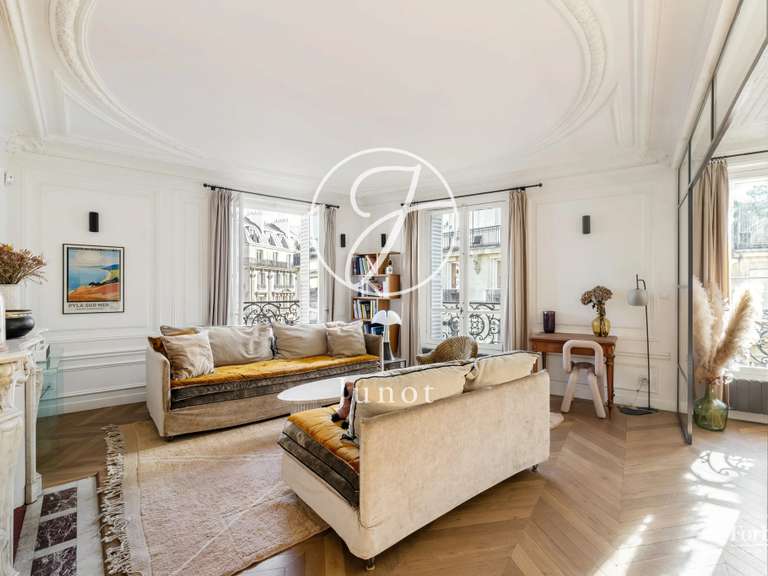 Appartement Paris 9e - 3 chambres - 104m²