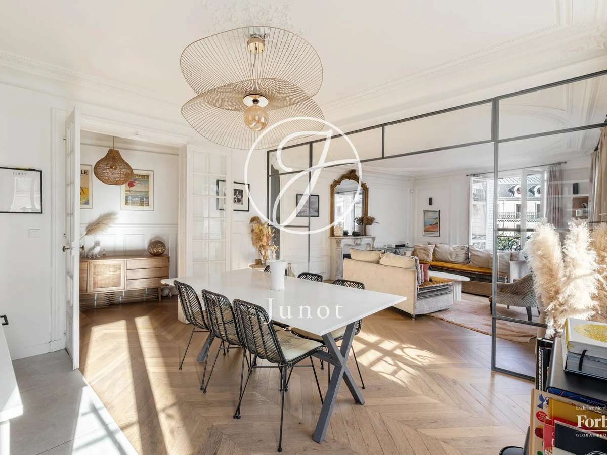 Apartment Paris 9e