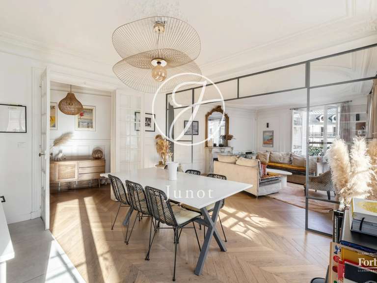 Appartement Paris 9e - 3 chambres - 104m²