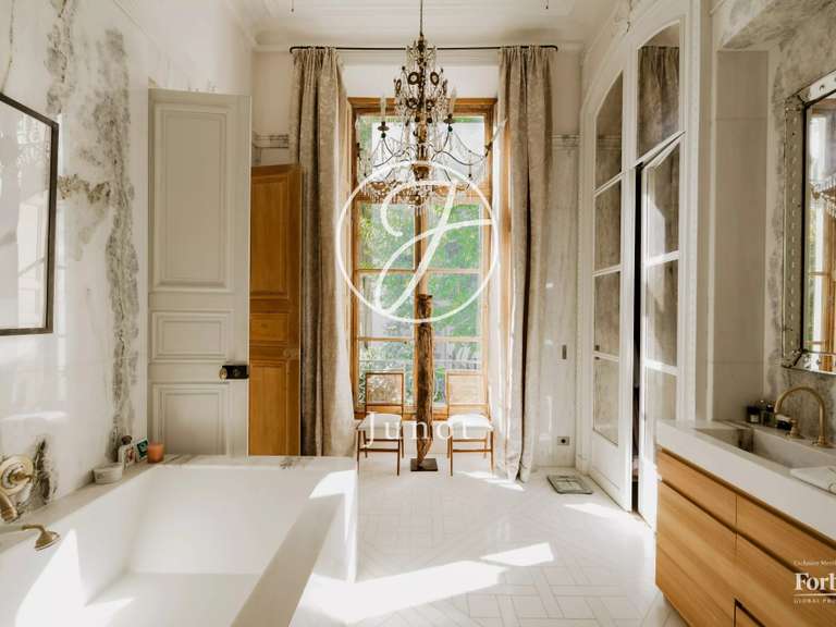 Appartement Paris 6e - 9 chambres - 300m²