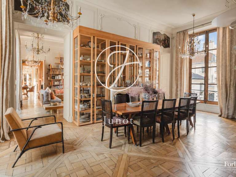 Appartement Paris 6e - 9 chambres - 300m²