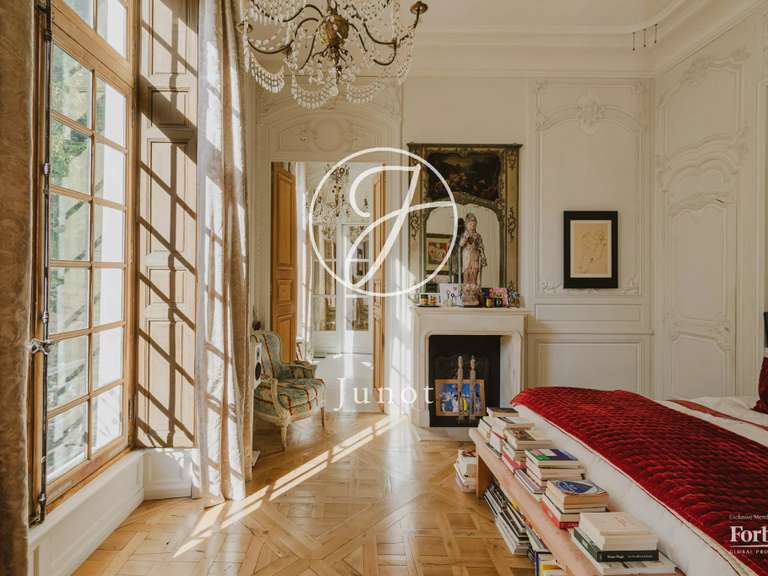 Appartement Paris 6e - 9 chambres - 300m²