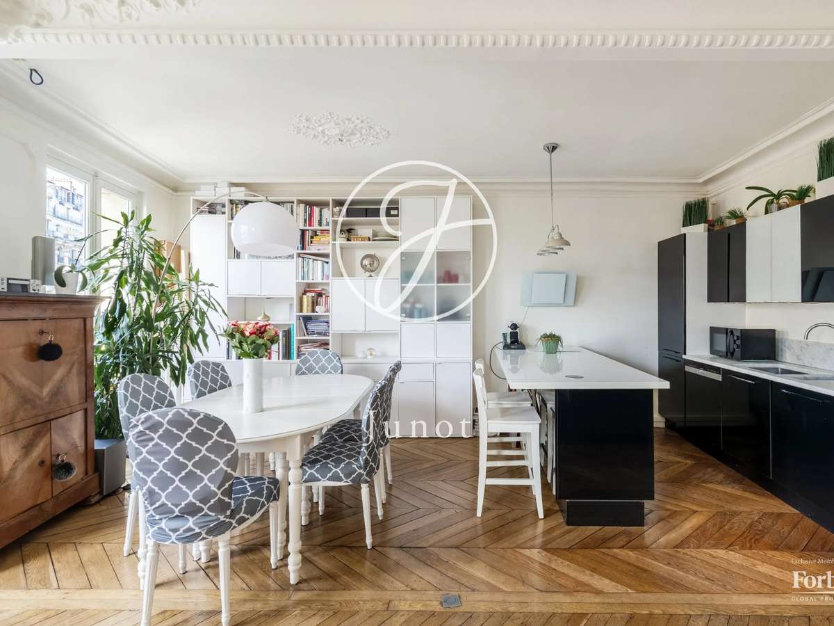 Apartment Paris 9e
