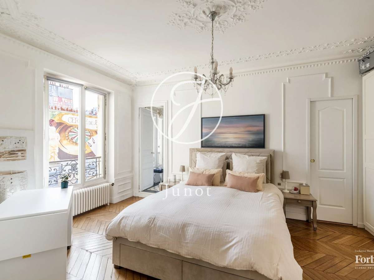Apartment Paris 9e