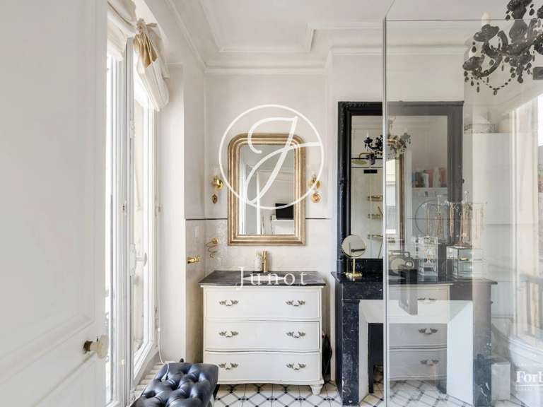 Apartment Paris 9e - 3 bedrooms - 105m²