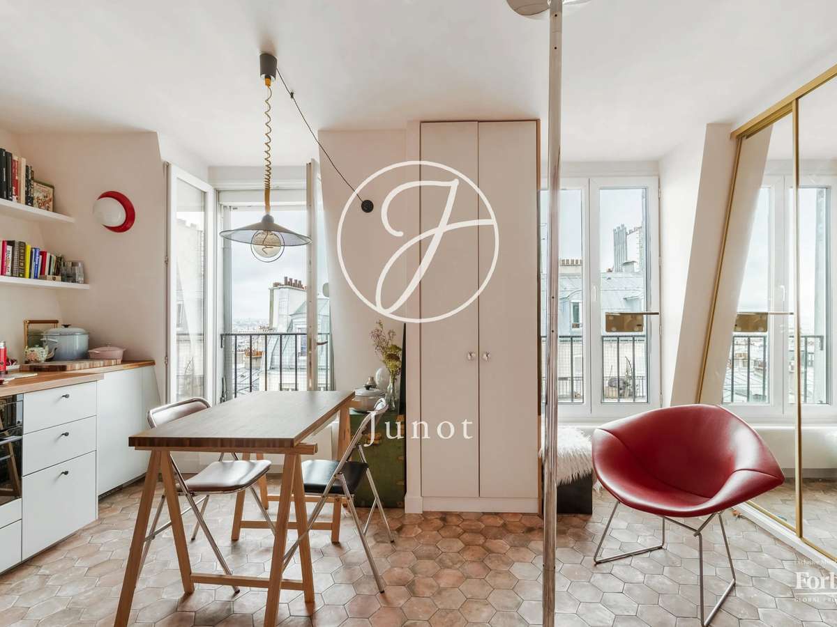 Apartment Paris 18e