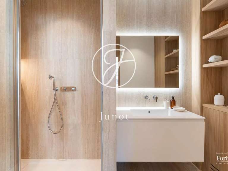 Apartment Paris 8e - 1 bedroom - 81m²