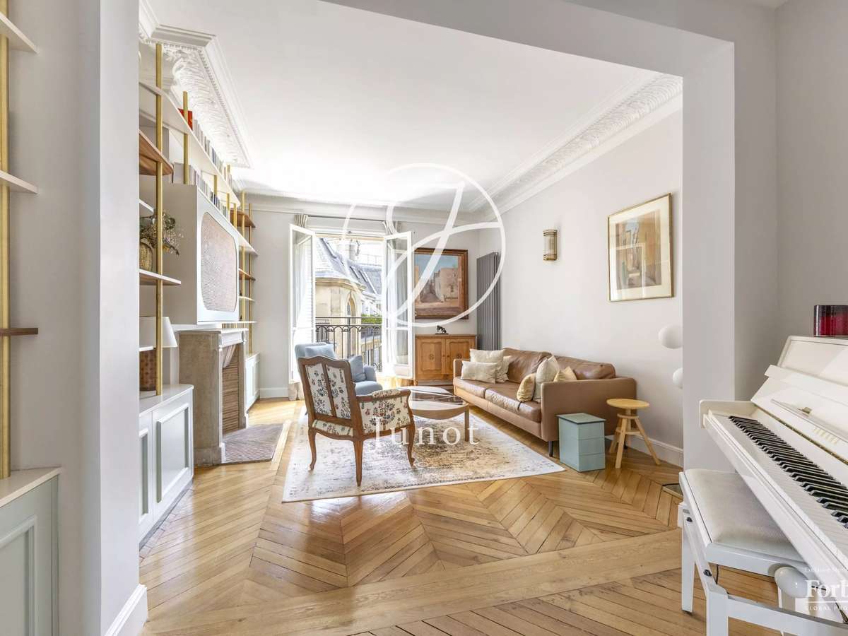Apartment Paris 8e