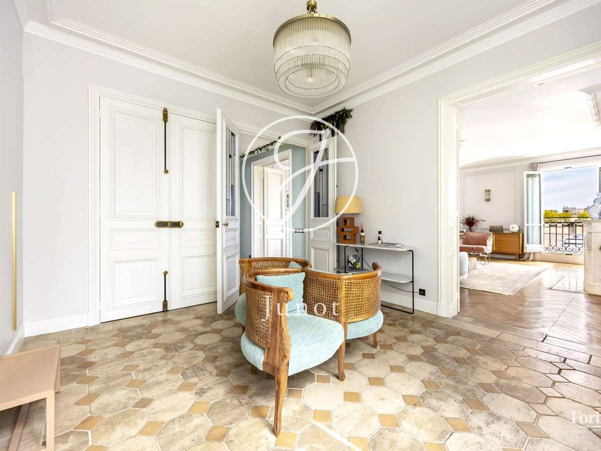 Apartment Paris 8e