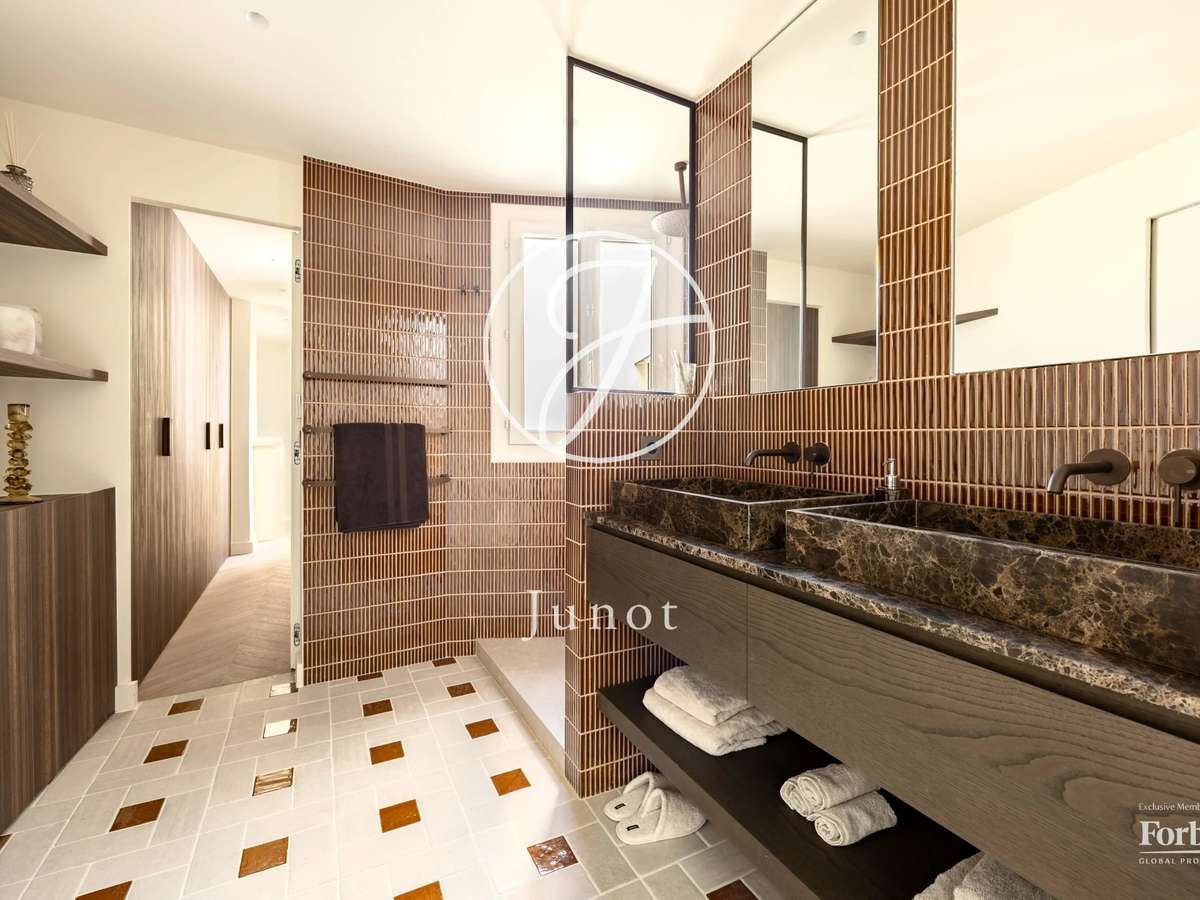 Apartment Paris 16e