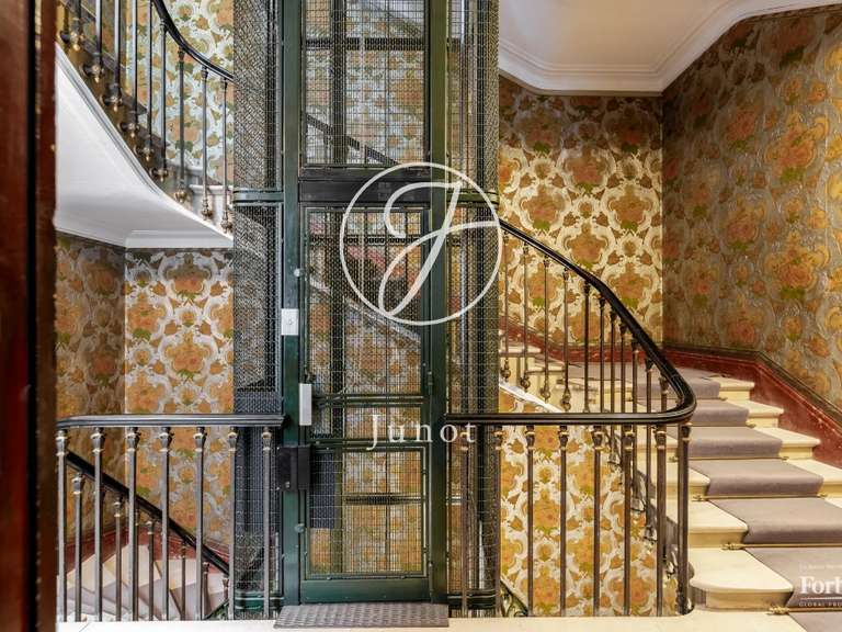 Appartement Paris 6e - 6 chambres - 213m²