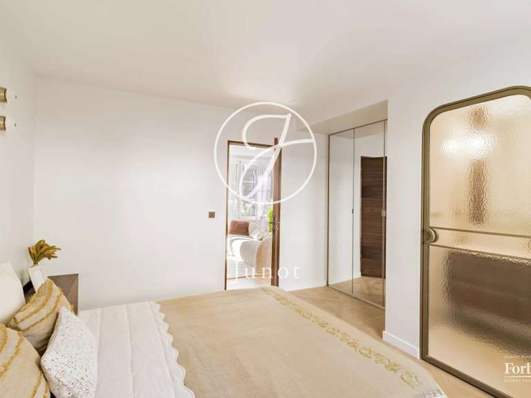 Appartement Paris 6e - 2 chambres - 106m²