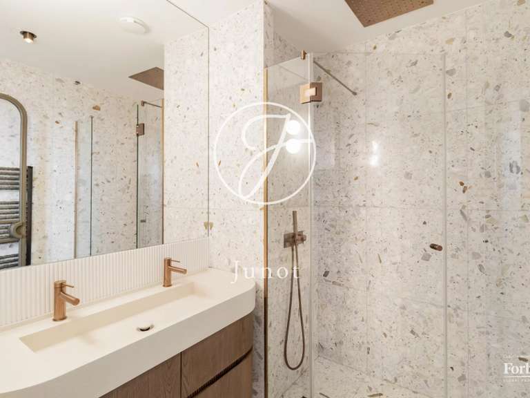 Appartement Paris 6e - 2 chambres - 106m²