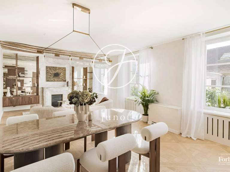 Appartement Paris 6e - 2 chambres - 106m²
