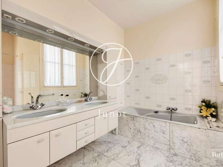 Appartement Paris 17e - 3 chambres - 185m²