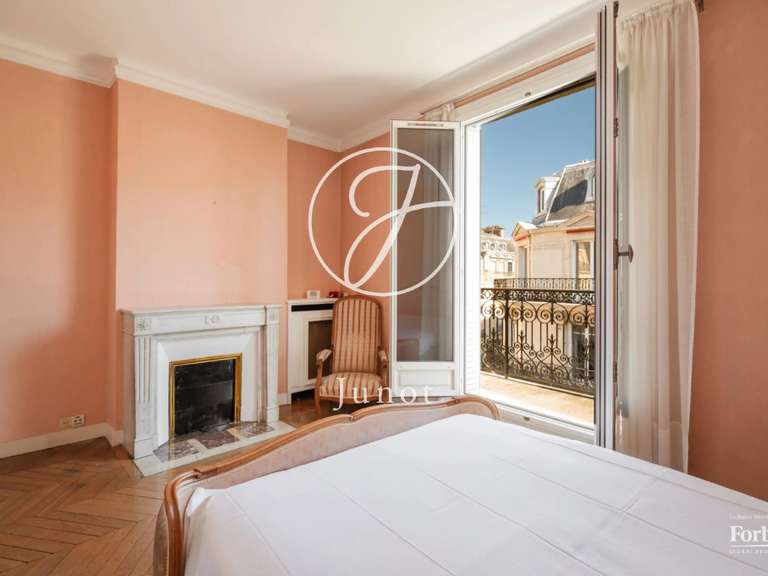 Appartement Paris 8e - 2 chambres - 118m²