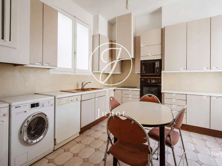 Appartement Paris 8e - 2 chambres - 118m²