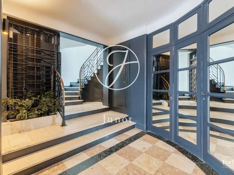 Appartement Paris 8e - 2 chambres - 58m²